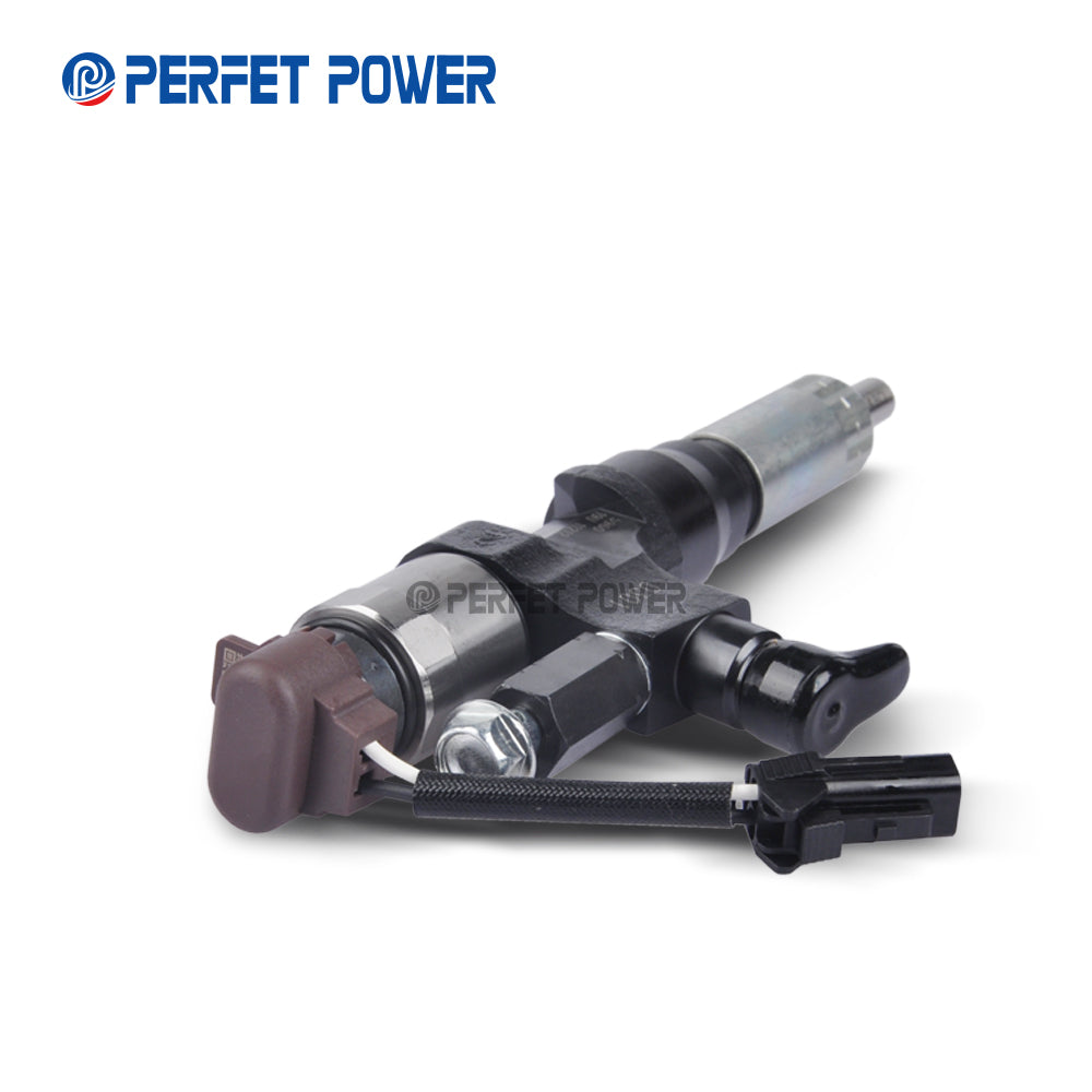 Remanufactured  Diesel Fuel Injector  095000-5963 for  23910-1400,23670-E0300,23670-E0301 , 5-86520263-0 Engine